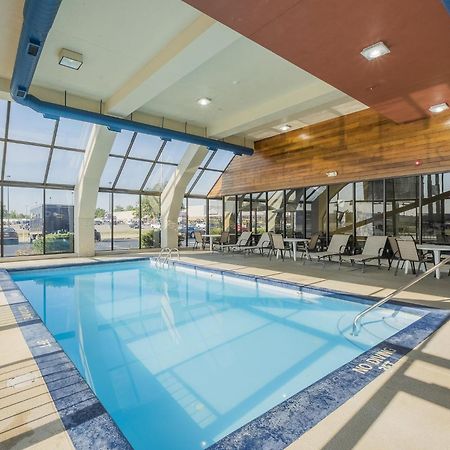 Red Roof Inn & Suites Cleveland - Elyria Eksteriør bilde