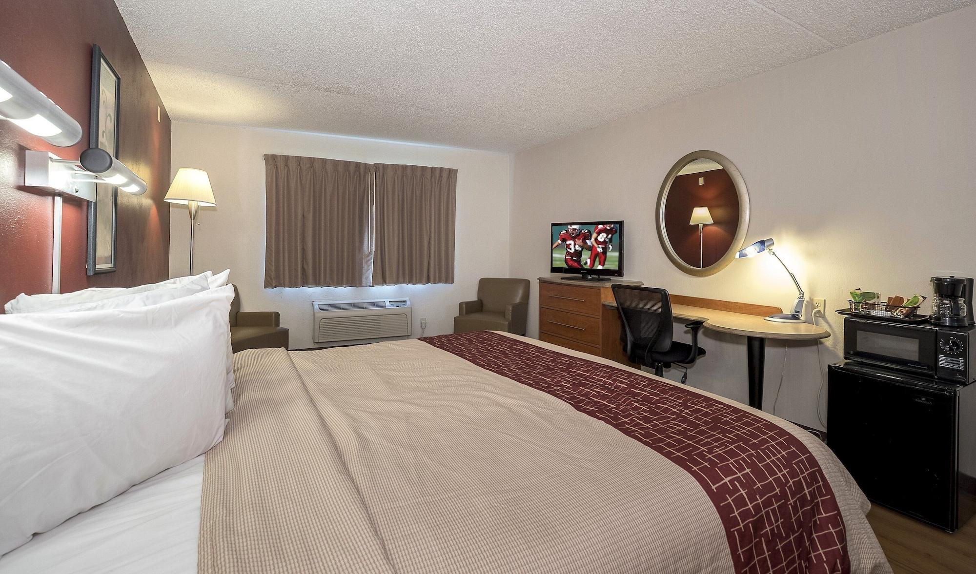 Red Roof Inn & Suites Cleveland - Elyria Eksteriør bilde