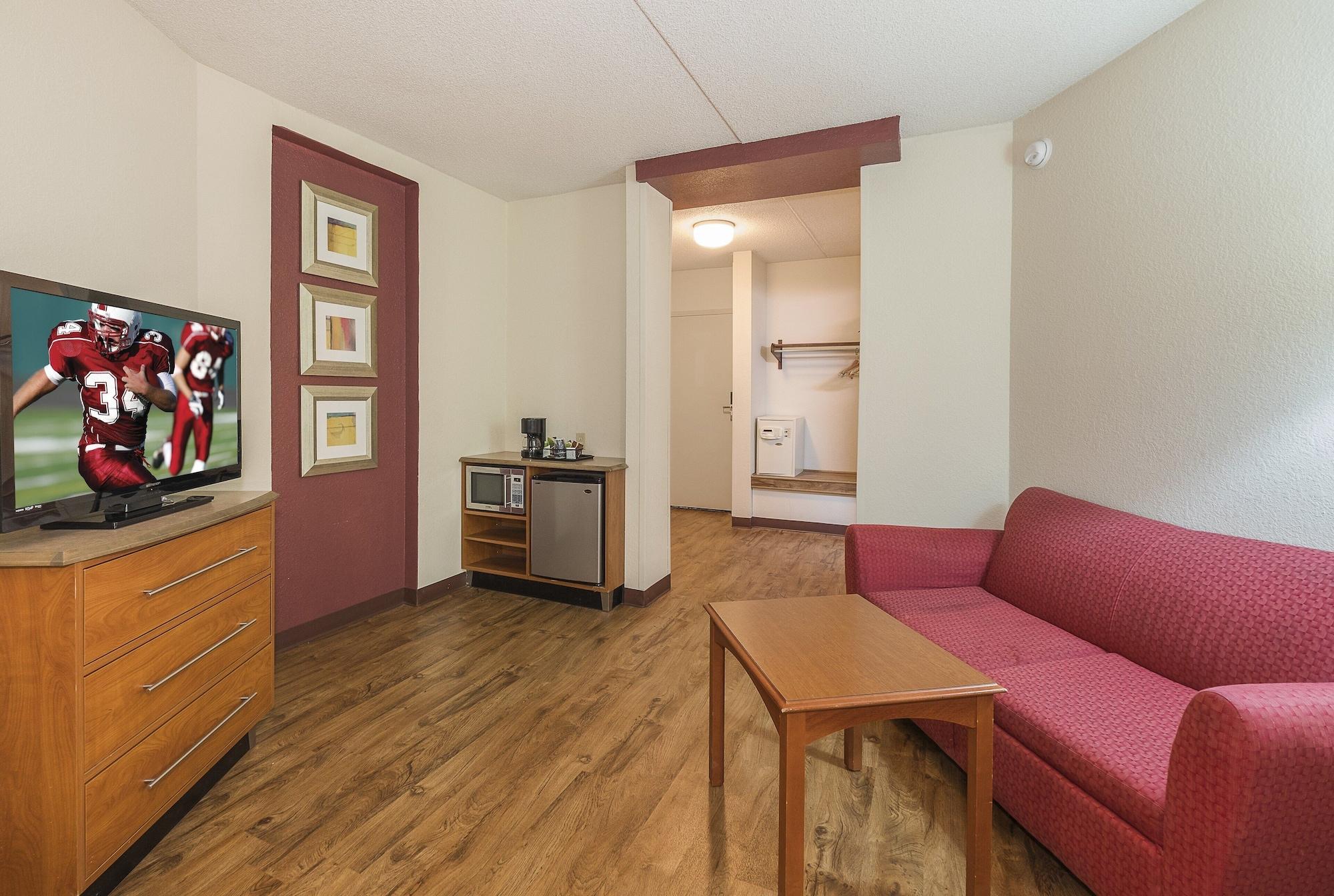 Red Roof Inn & Suites Cleveland - Elyria Eksteriør bilde