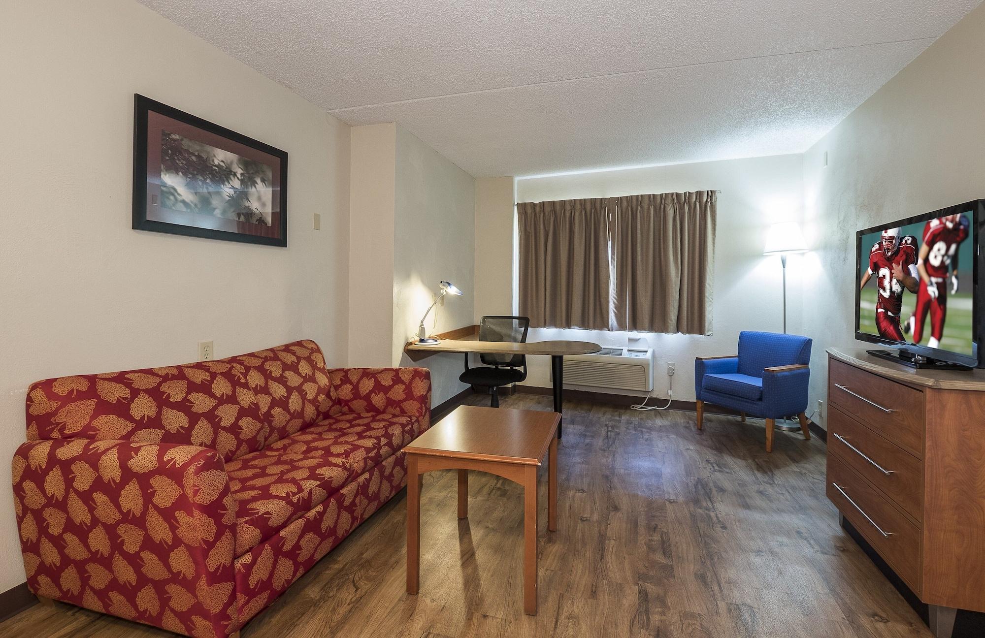 Red Roof Inn & Suites Cleveland - Elyria Eksteriør bilde