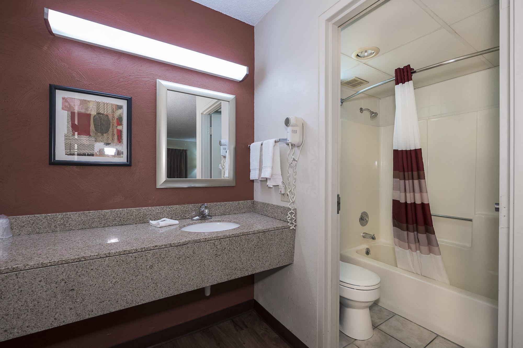 Red Roof Inn & Suites Cleveland - Elyria Eksteriør bilde