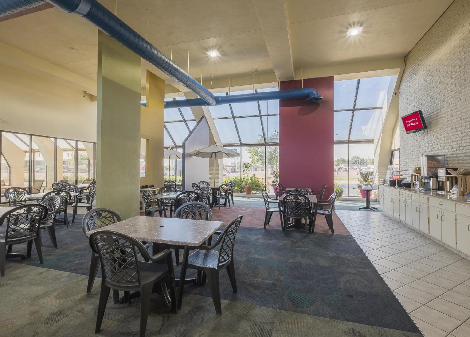 Red Roof Inn & Suites Cleveland - Elyria Eksteriør bilde