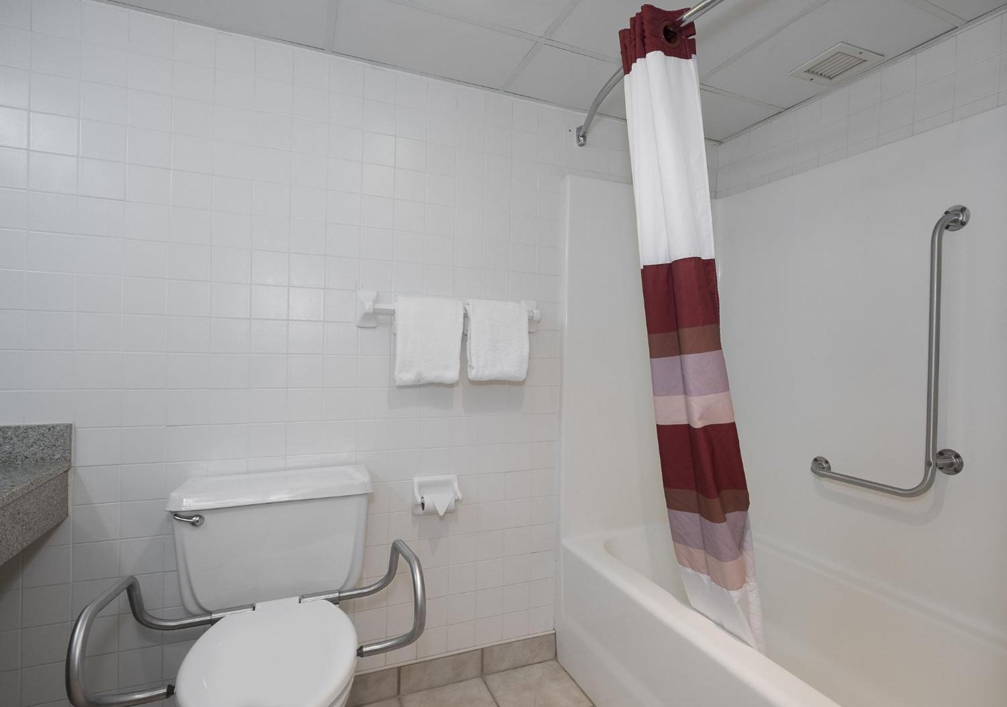 Red Roof Inn & Suites Cleveland - Elyria Eksteriør bilde